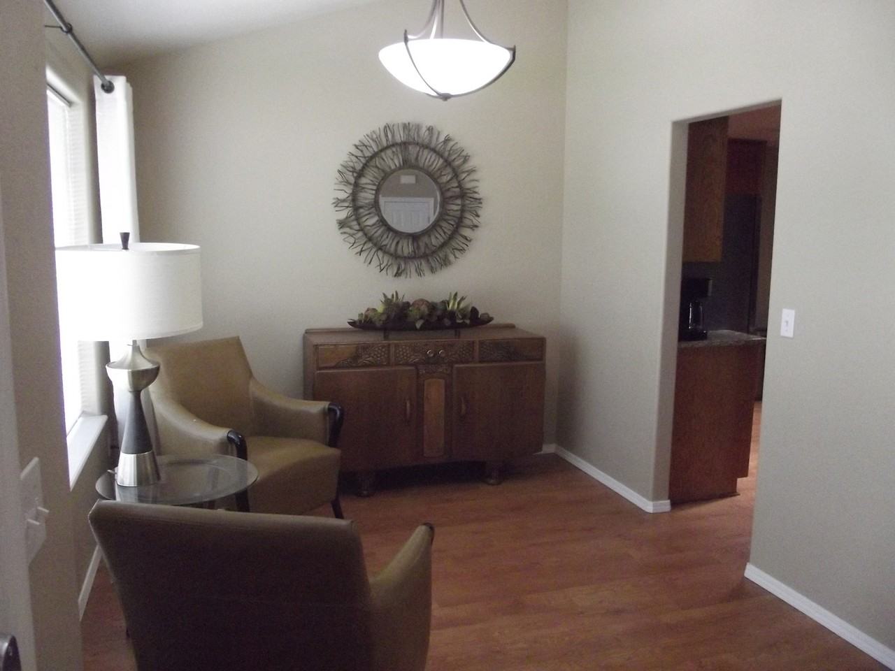 2122 Martin Dr - Photo 6 of 25