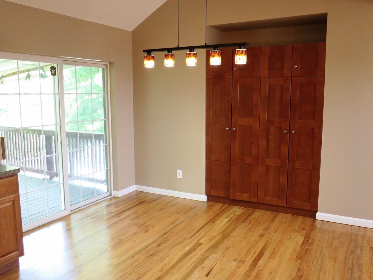 25 Dickens Ave - Photo 3 of 13