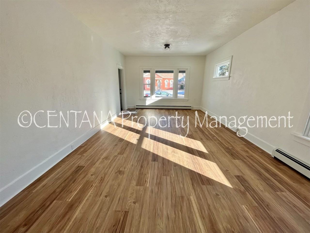 317 W Park Ave - Photo 2 of 18