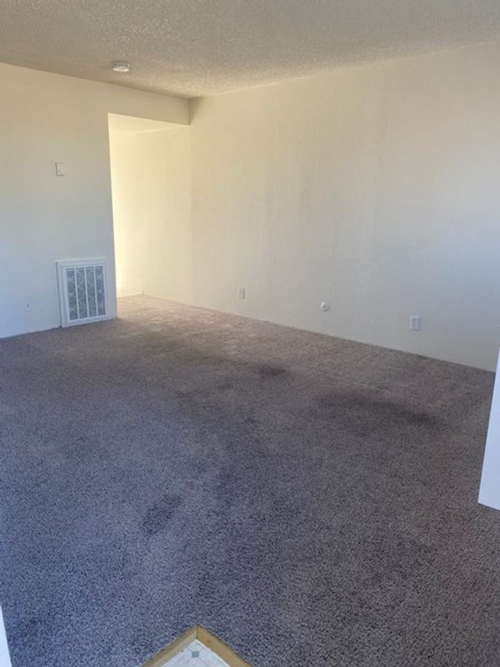 Shadow Ridge Apartments - Photo 2 of 5