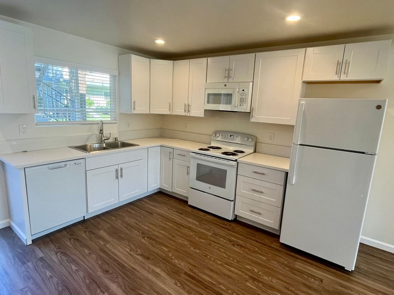 Old Stage - Photo 5 of 23