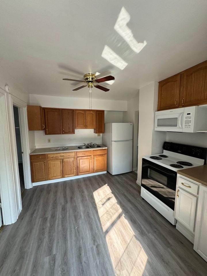 63 E Penn St - Photo 2 of 16