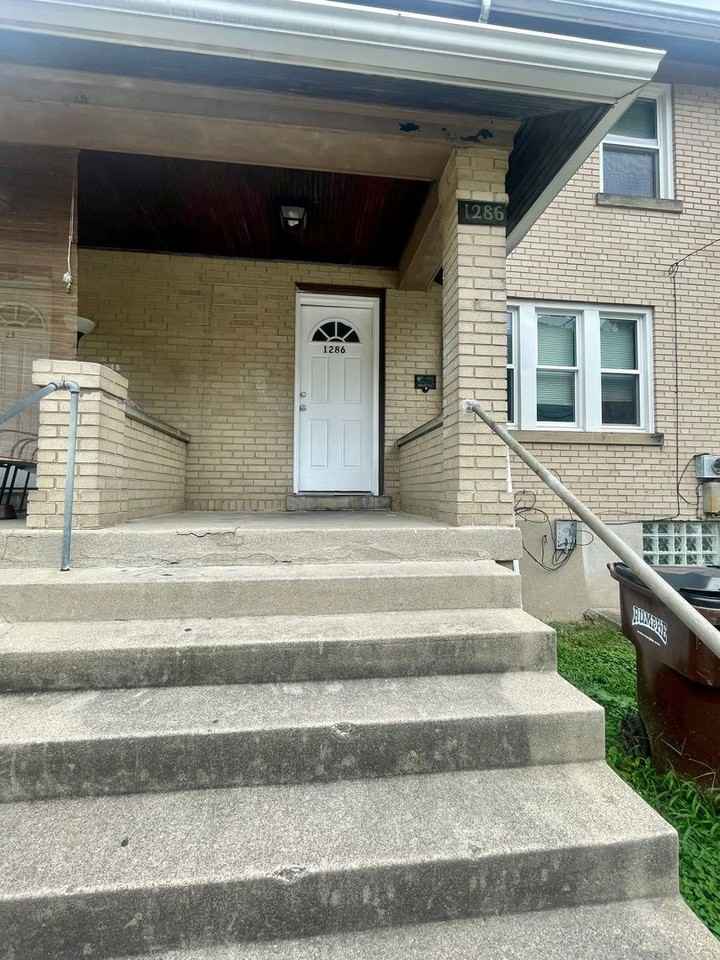 1278 Rutledge Ave - Photo 3 of 9
