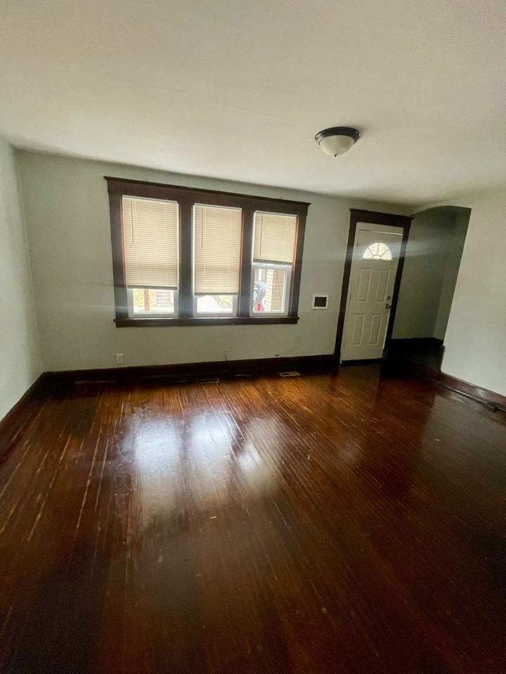 1278 Rutledge Ave - Photo 4 of 9