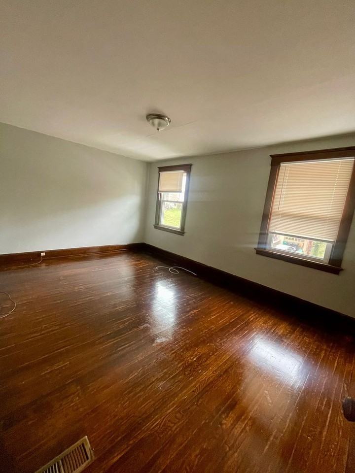 1278 Rutledge Ave - Photo 7 of 9