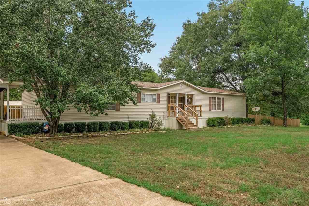 7810 W Lakeshore Dr - Photo 2 of 18