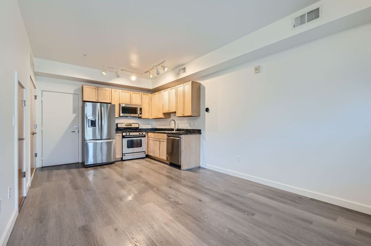 3220 Foundry Pl - Photo 2 of 12