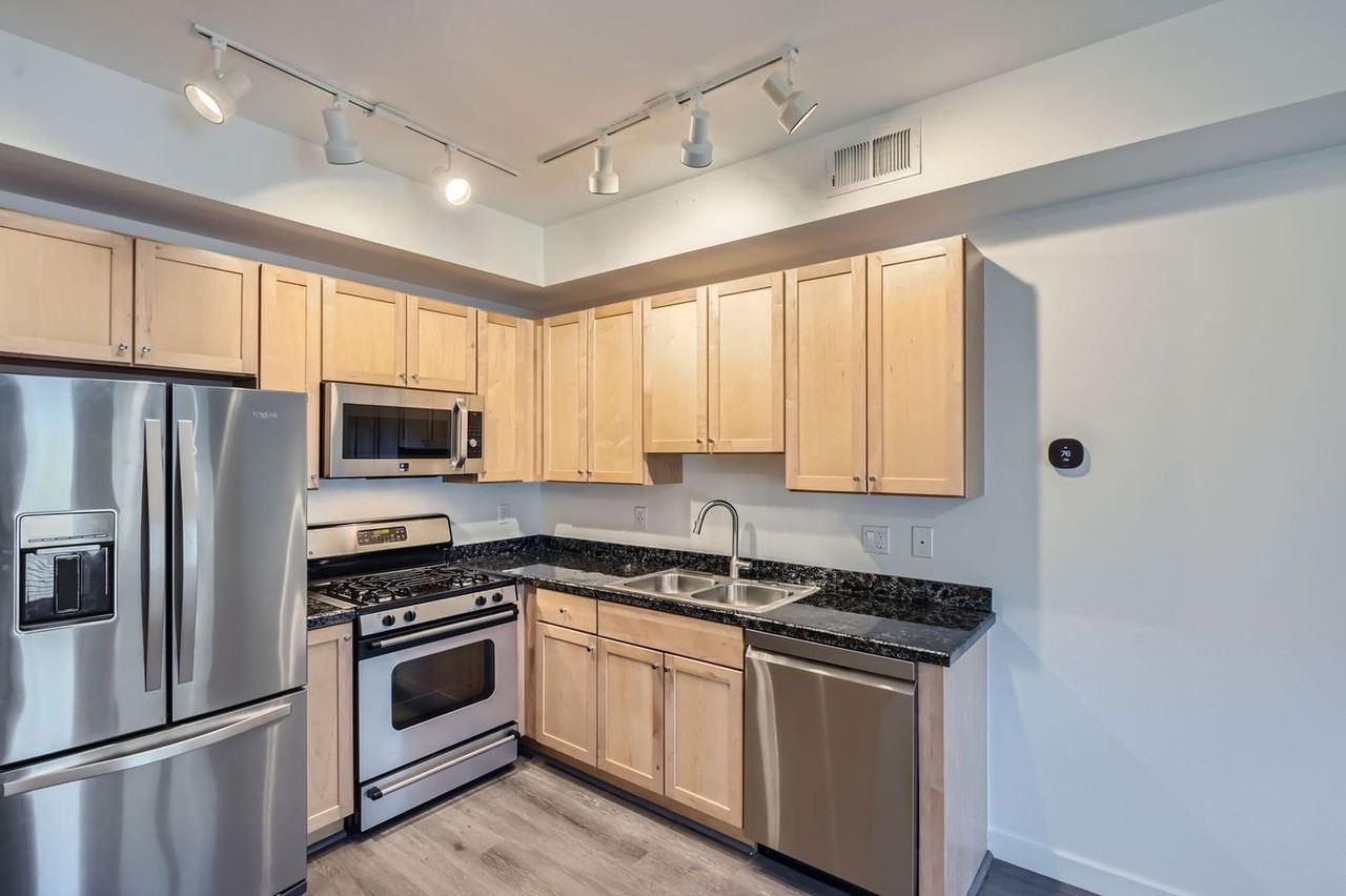 3220 Foundry Pl - Photo 4 of 12