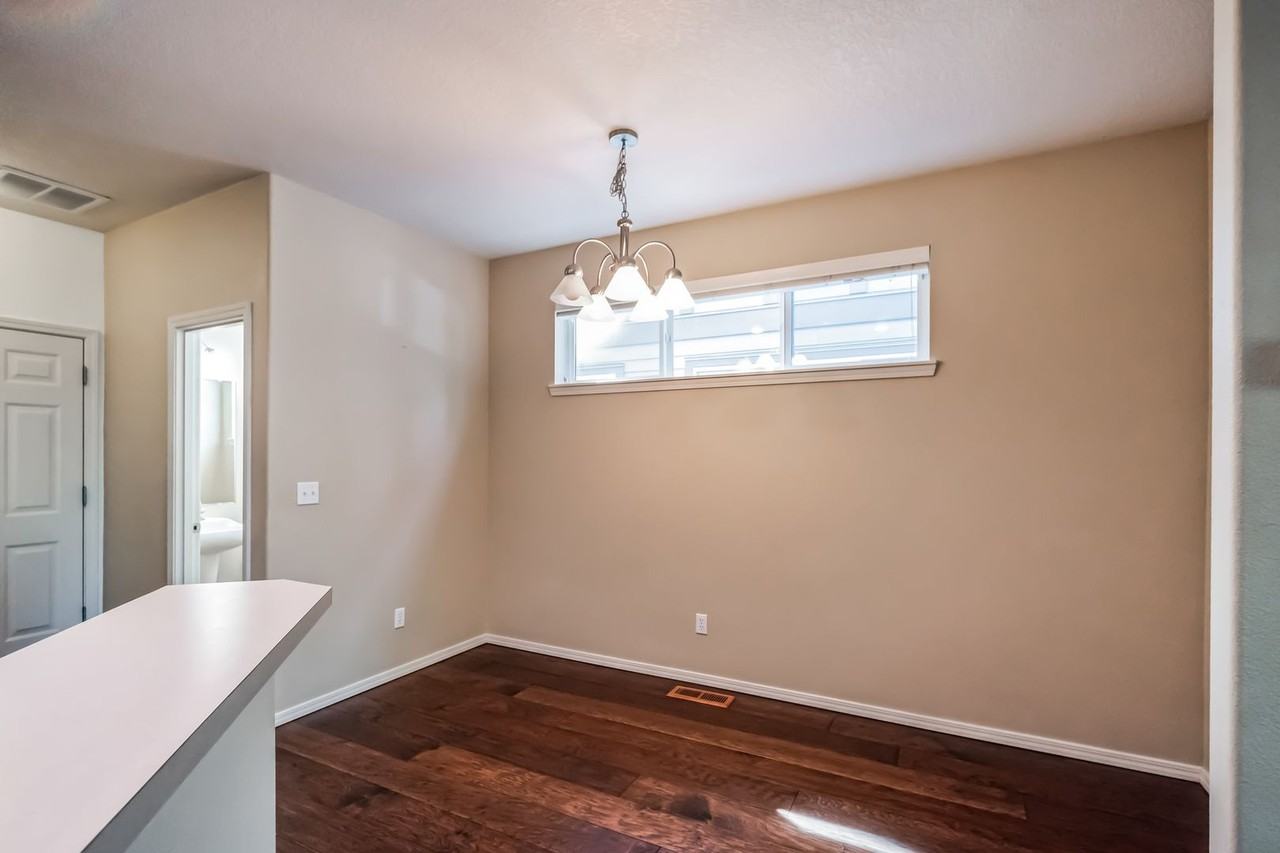 1050 Se Alika Ave - Photo 2 of 29