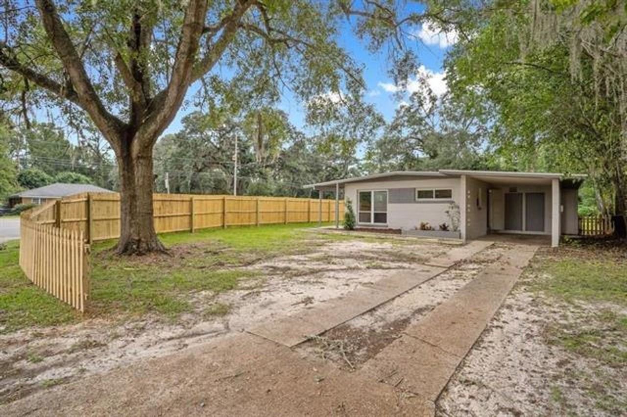 1715 Cordell Dr - Photo 2 of 13