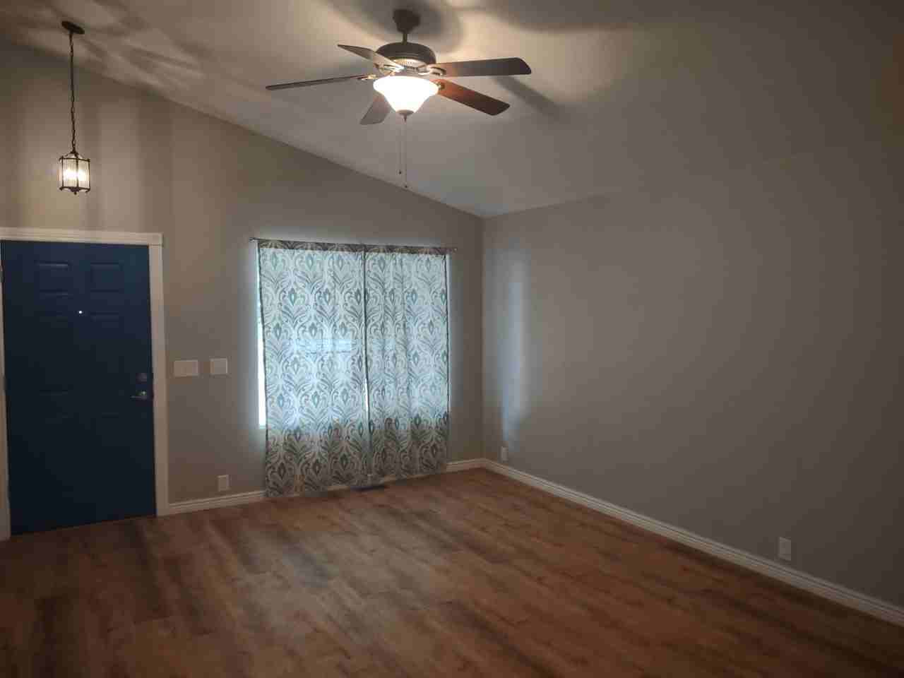 7226 Bentwater Dr - Photo 3 of 15