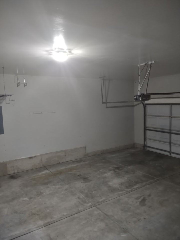 7226 Bentwater Dr - Photo 4 of 15