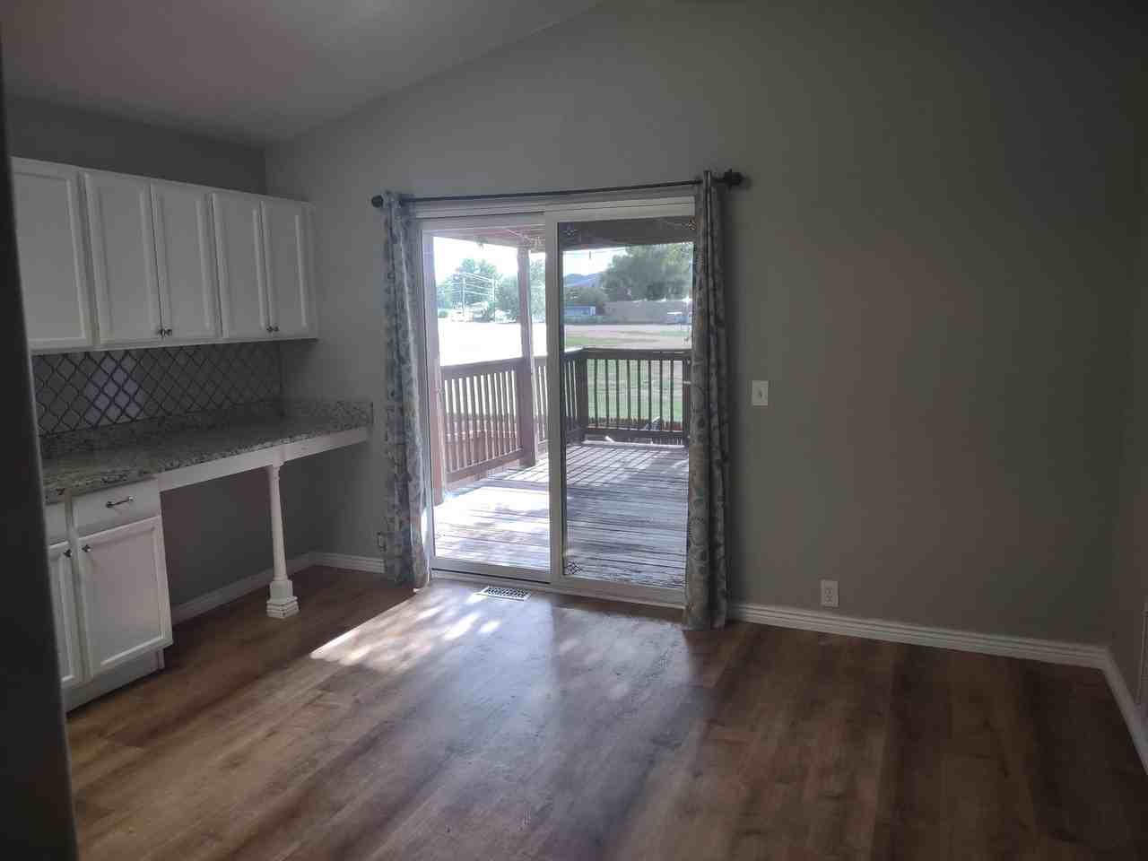 7226 Bentwater Dr - Photo 5 of 15