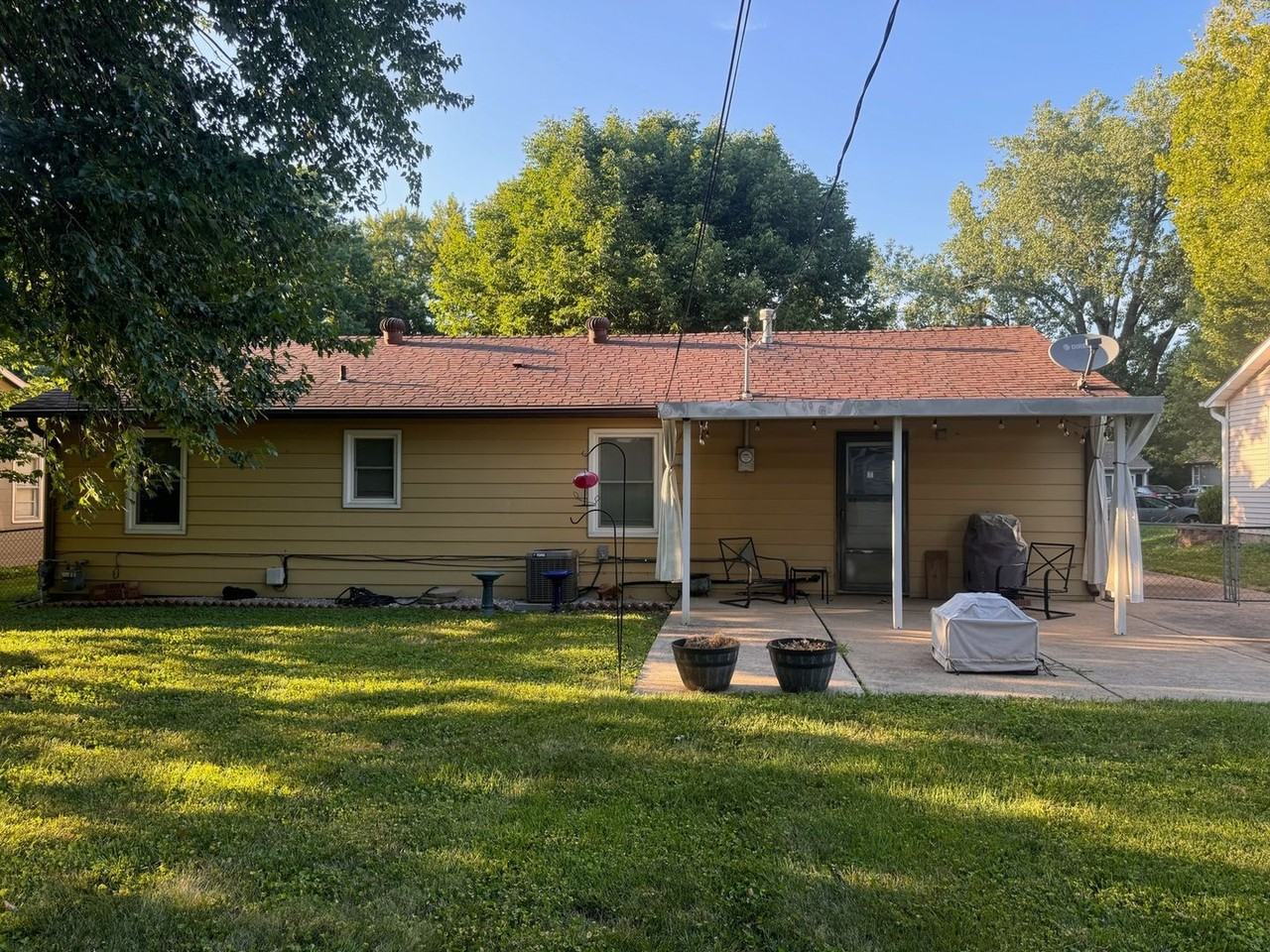7607 W 66th Ter - Photo 3 of 30