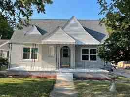 featured image of 415 E 5th St #A