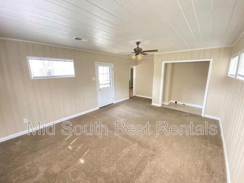 1321 S Barksdale St - Photo 2 of 8