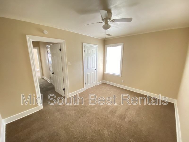 1321 S Barksdale St - Photo 4 of 8