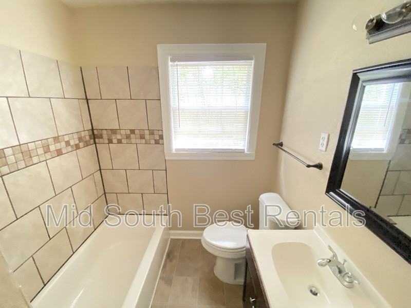 1321 S Barksdale St - Photo 7 of 8