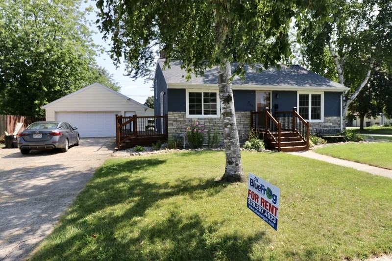 563 Suburban Dr - Photo 2 of 17