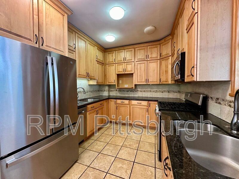 2334 Tilbury Ave - Photo 2 of 22
