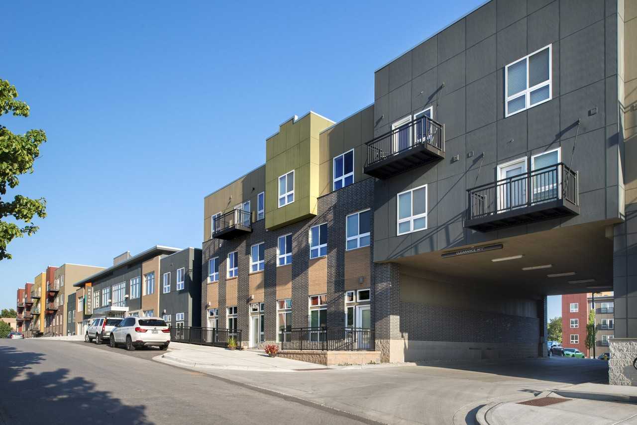 Heights At Linden Square - Photo 7 of 30