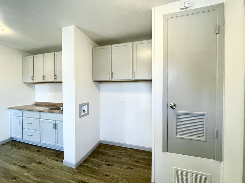 2037 Beaumont St - Photo 3 of 14