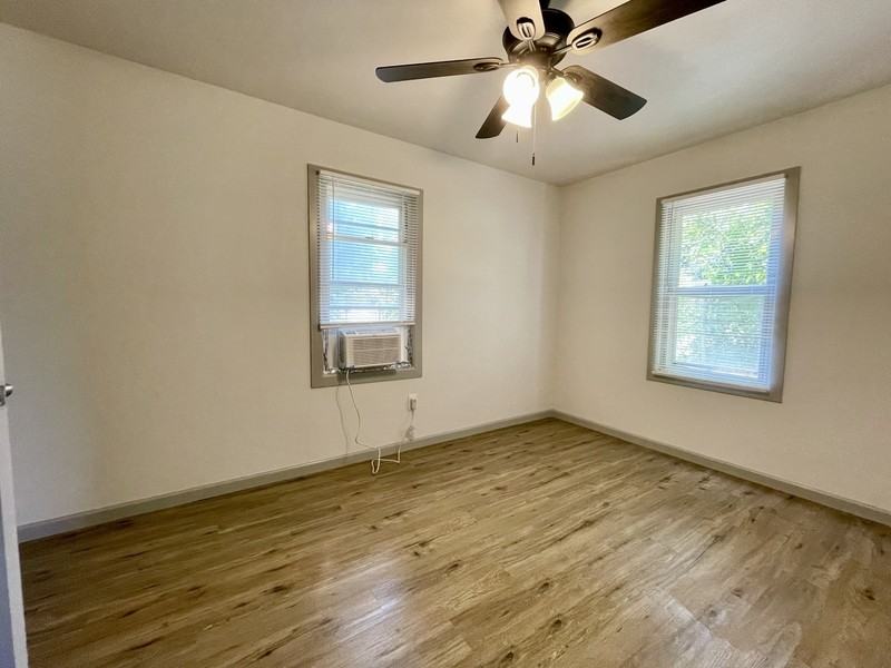 2037 Beaumont St - Photo 6 of 14