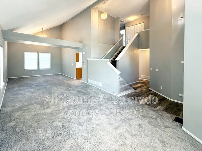 5859 Instone Cir - Photo 2 of 30