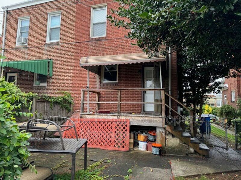 1830 Lansing St - Photo 3 of 19