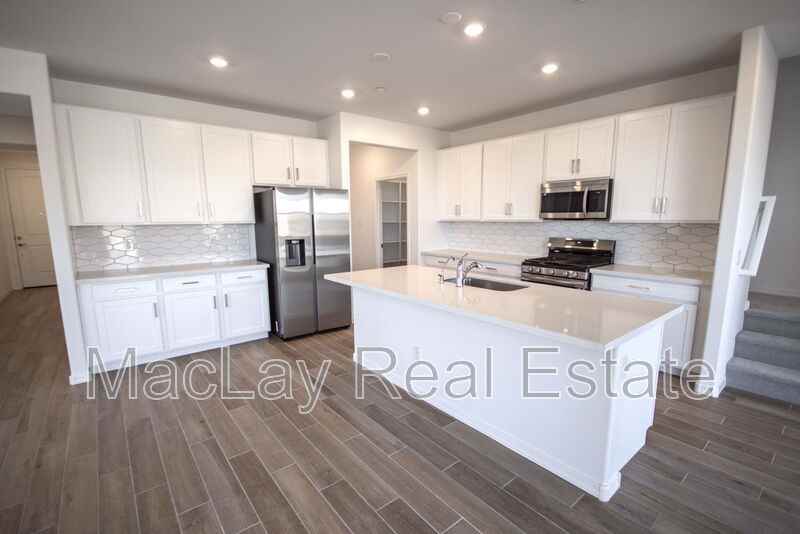 21326 W Roanoke Ave - Photo 4 of 32