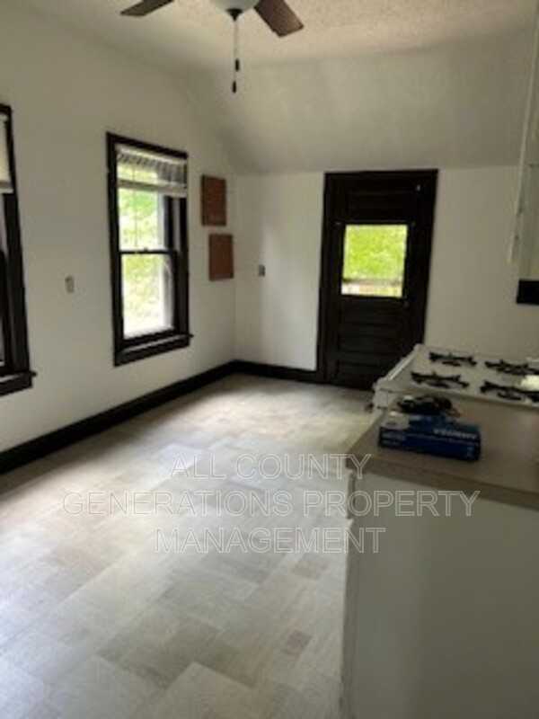 3192 W 54th St - Photo 2 of 14