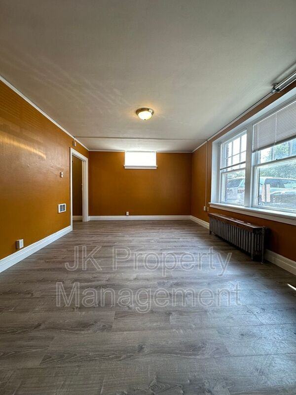 310 5th St N #06 - Photo 5 of 16