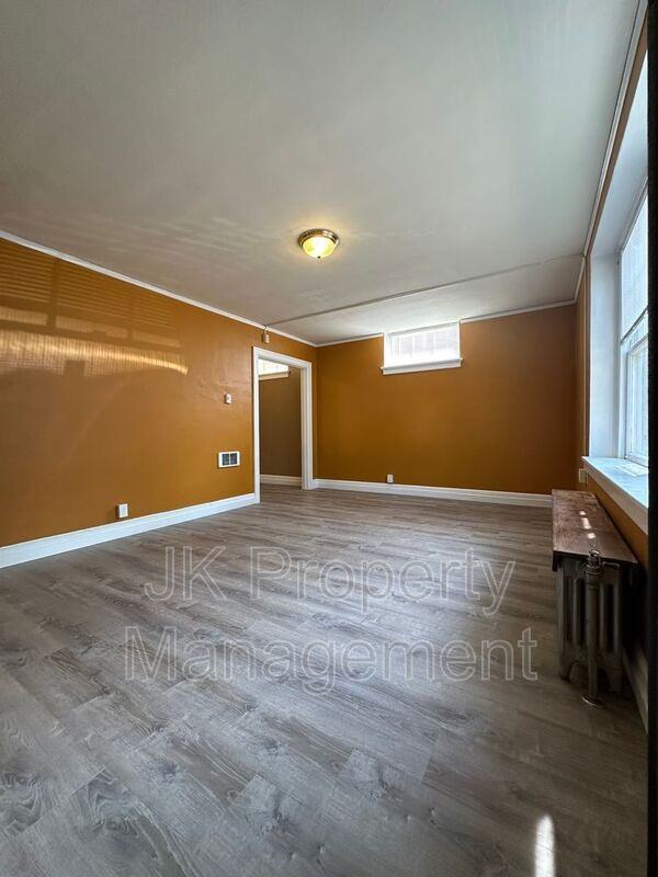 310 5th St N #06 - Photo 6 of 16