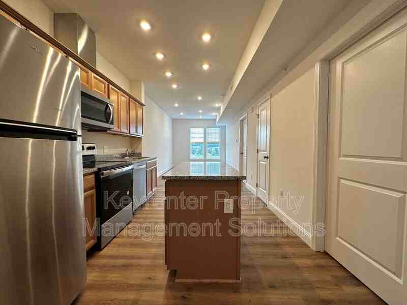 3445 Lee Hwy #206 - Photo 2 of 11