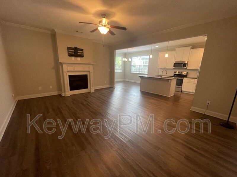 728 Tree Top Trl - Photo 4 of 19