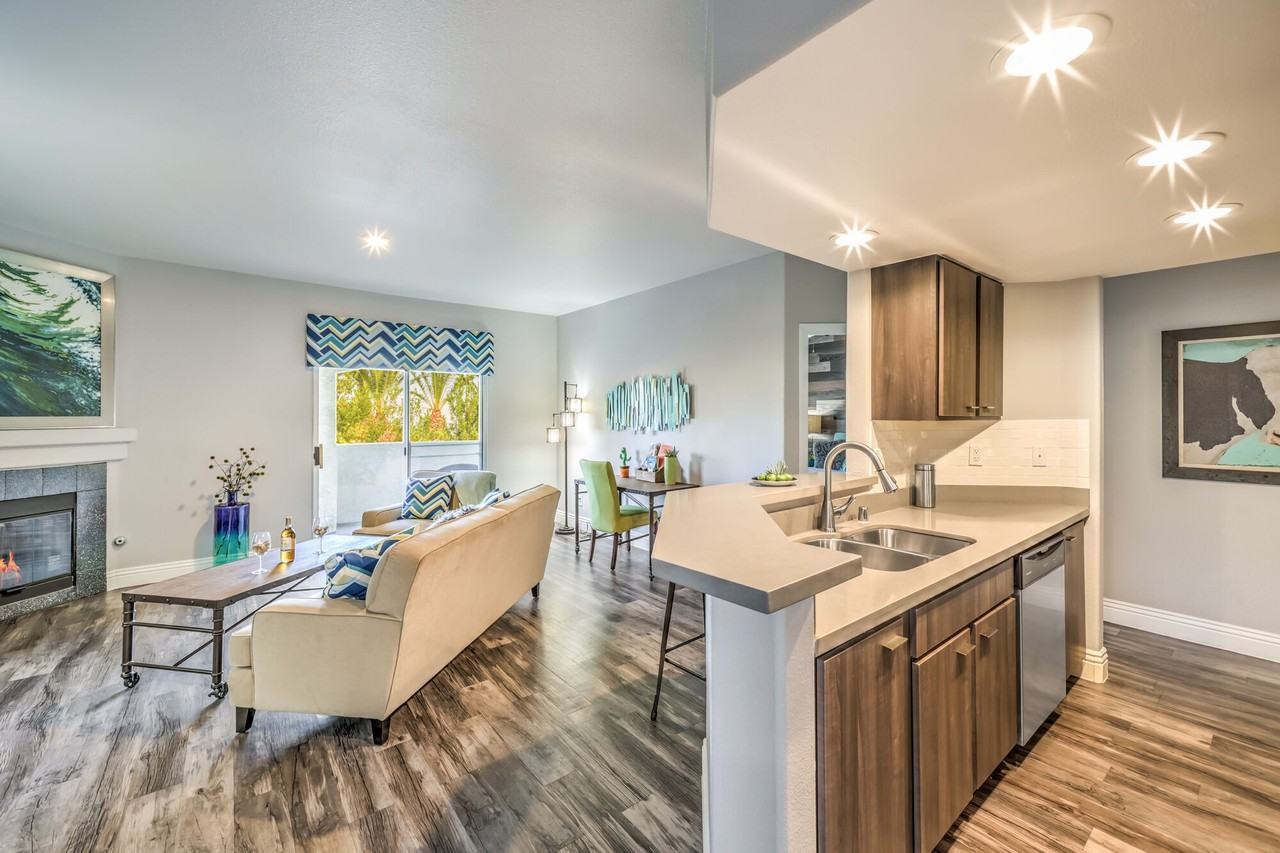 Parkway Townhomes - Photo 4 of 26