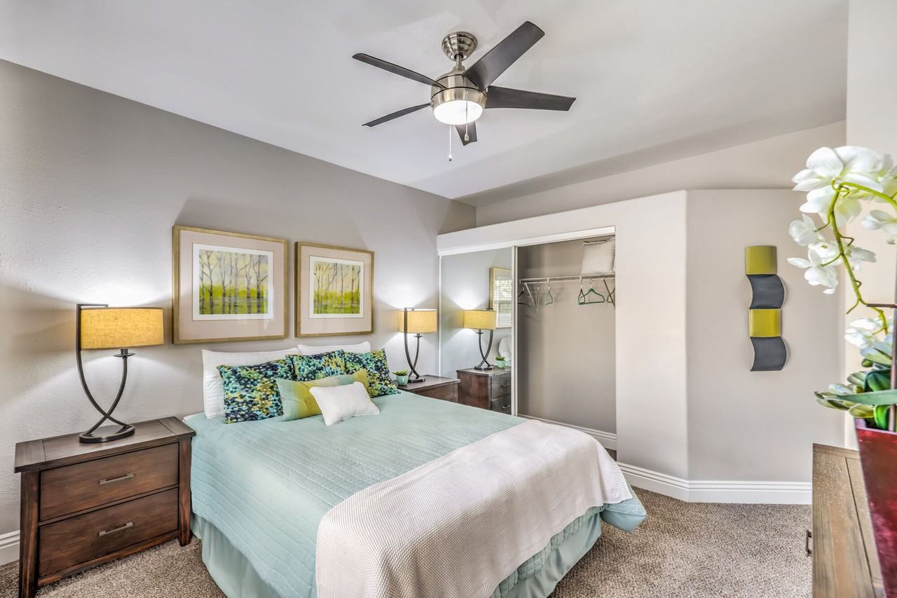 Parkway Townhomes - Photo 7 of 26