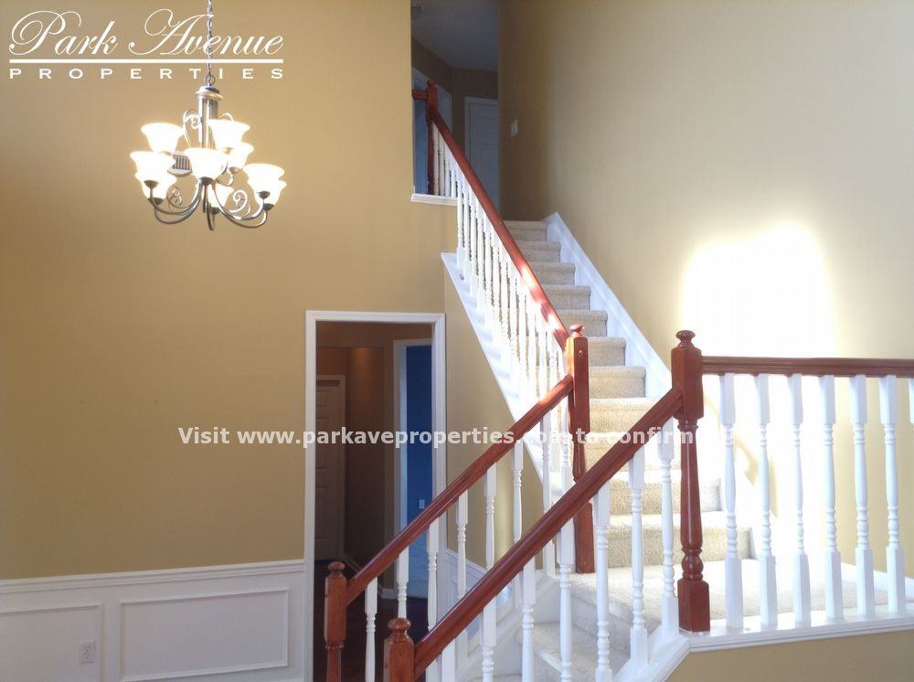 4424 Hunter Ct - Photo 3 of 16