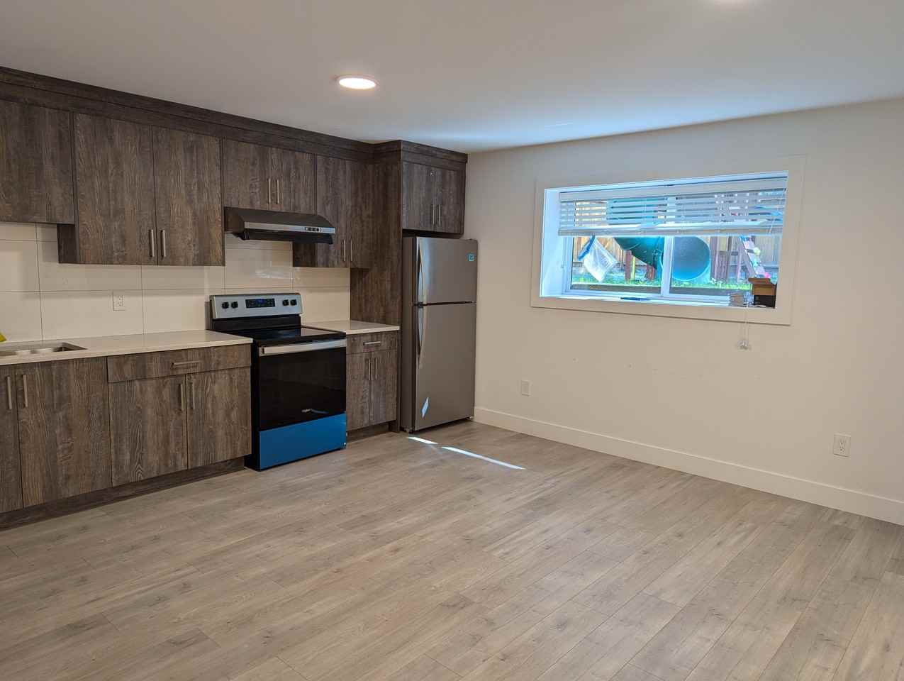 19712 31A Avenue - Photo 3 of 5