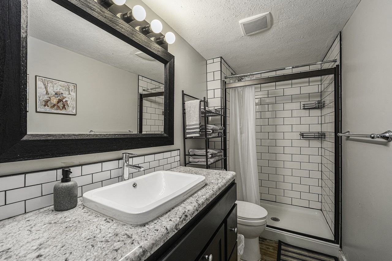 149 Valley Avenue Northwest #2 - Photo 3 of 19