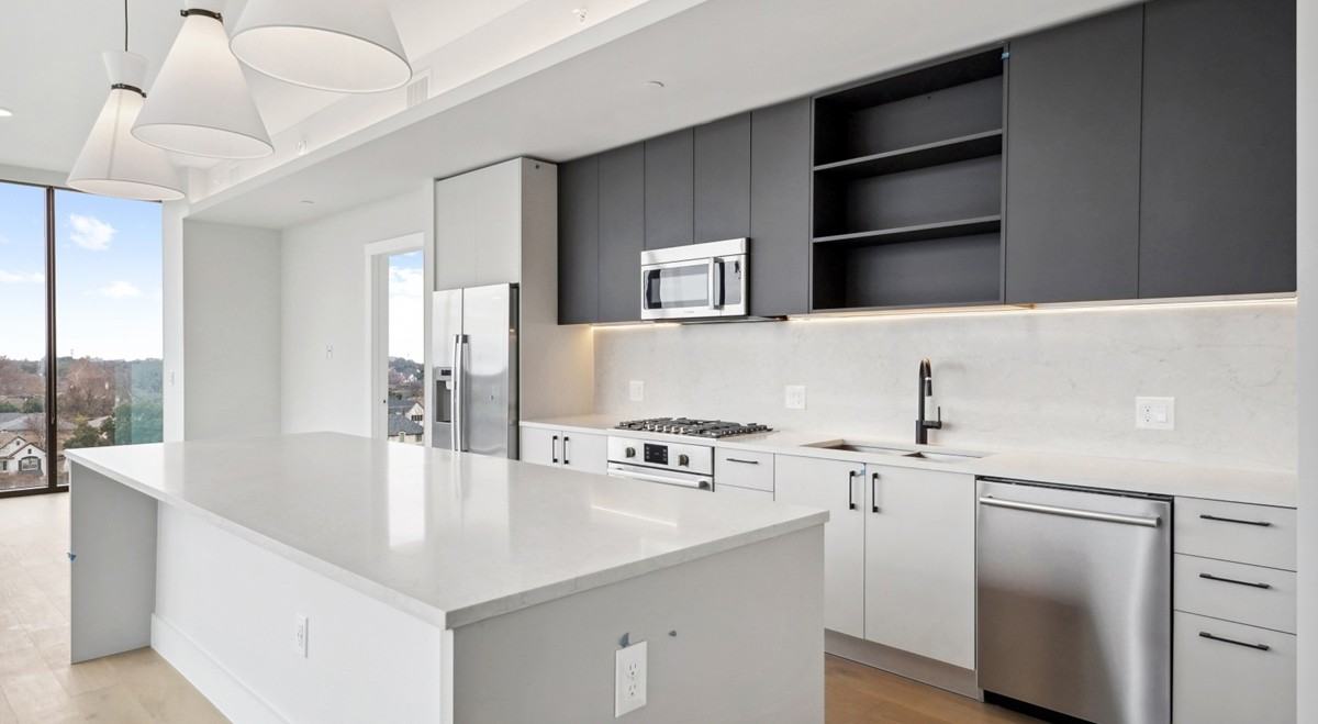 Douglas Avenue #607 - Photo 4 of 24