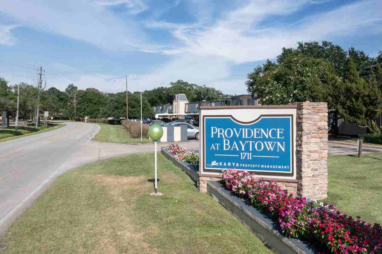 1711 James Bowie Dr - Photo 2 of 8