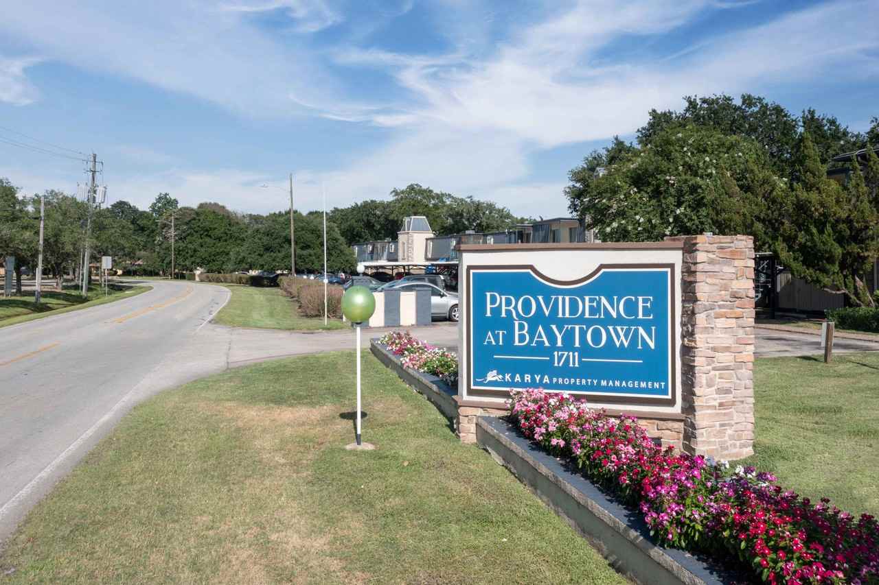 1711 James Bowie Dr - Photo 2 of 8