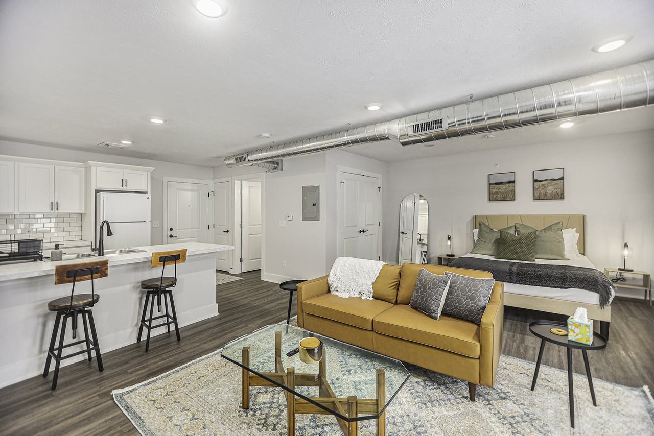 1562 Michigan St Ne #7 - Photo 3 of 12