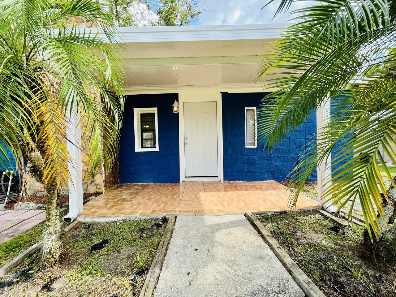 1319 E Laura St #NA - Photo 2 of 24
