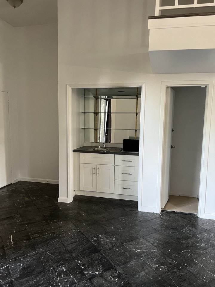 17836 Killion St - Photo 5 of 35