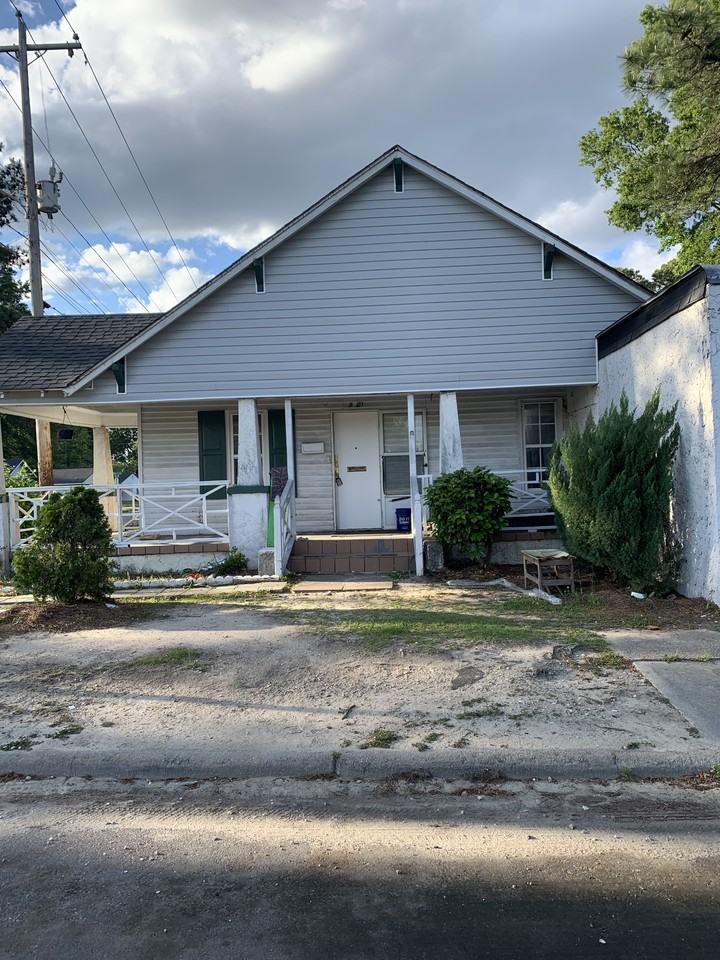 1201 Lincoln St Se #NA - Photo 2 of 12