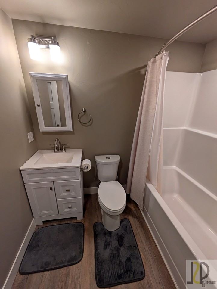 444 W Broadway St #1A - Photo 7 of 11