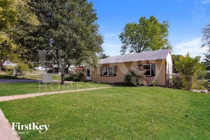 717 N Sunset Dr - Photo 2 of 14