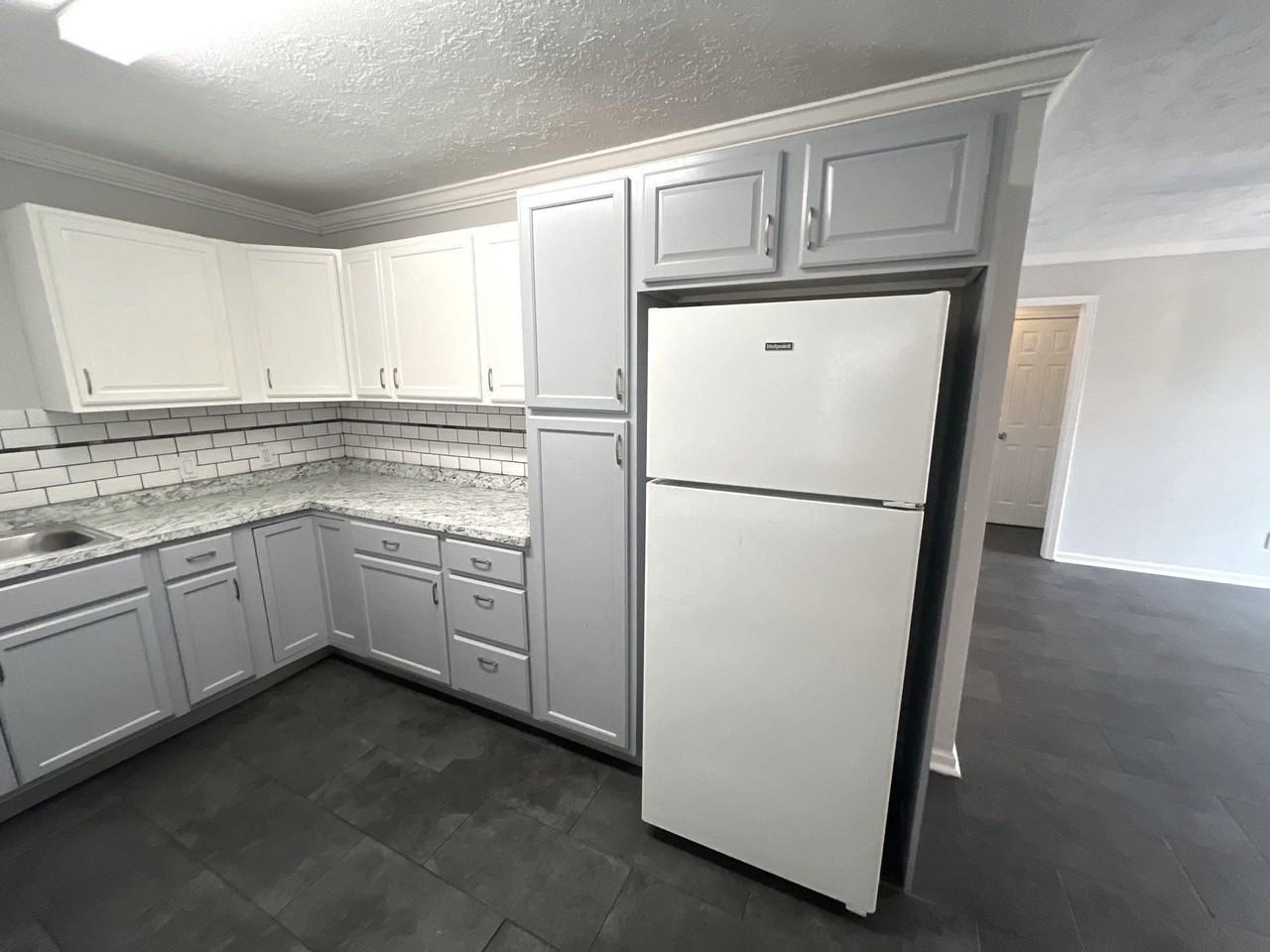 7719 Hirsch Rd - Photo 2 of 3